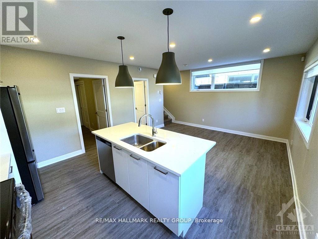 B - 316 Mona Avenue, Ottawa, Ontario  K1L 7A2 - Photo 9 - X12495890