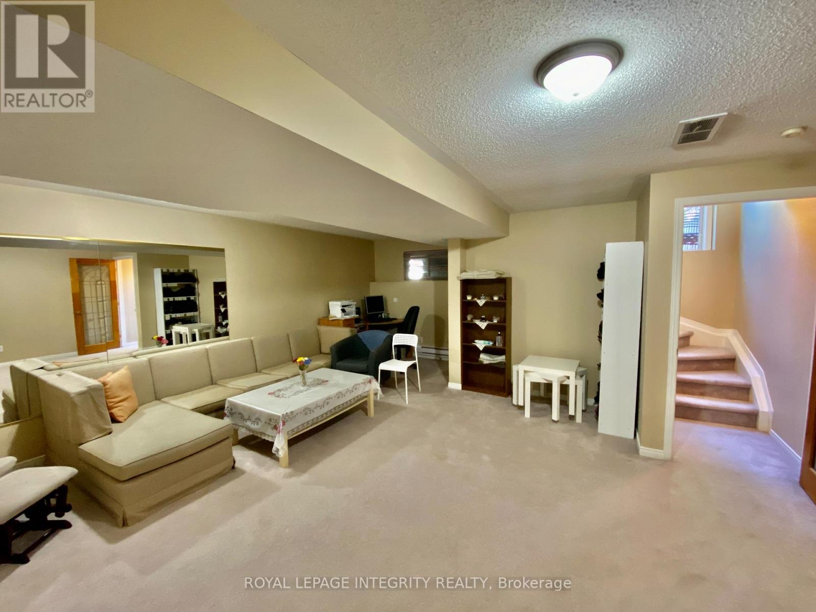 40 Jackman Terrace, Ottawa, Ontario  K2L 4E1 - Photo 23 - X12495976