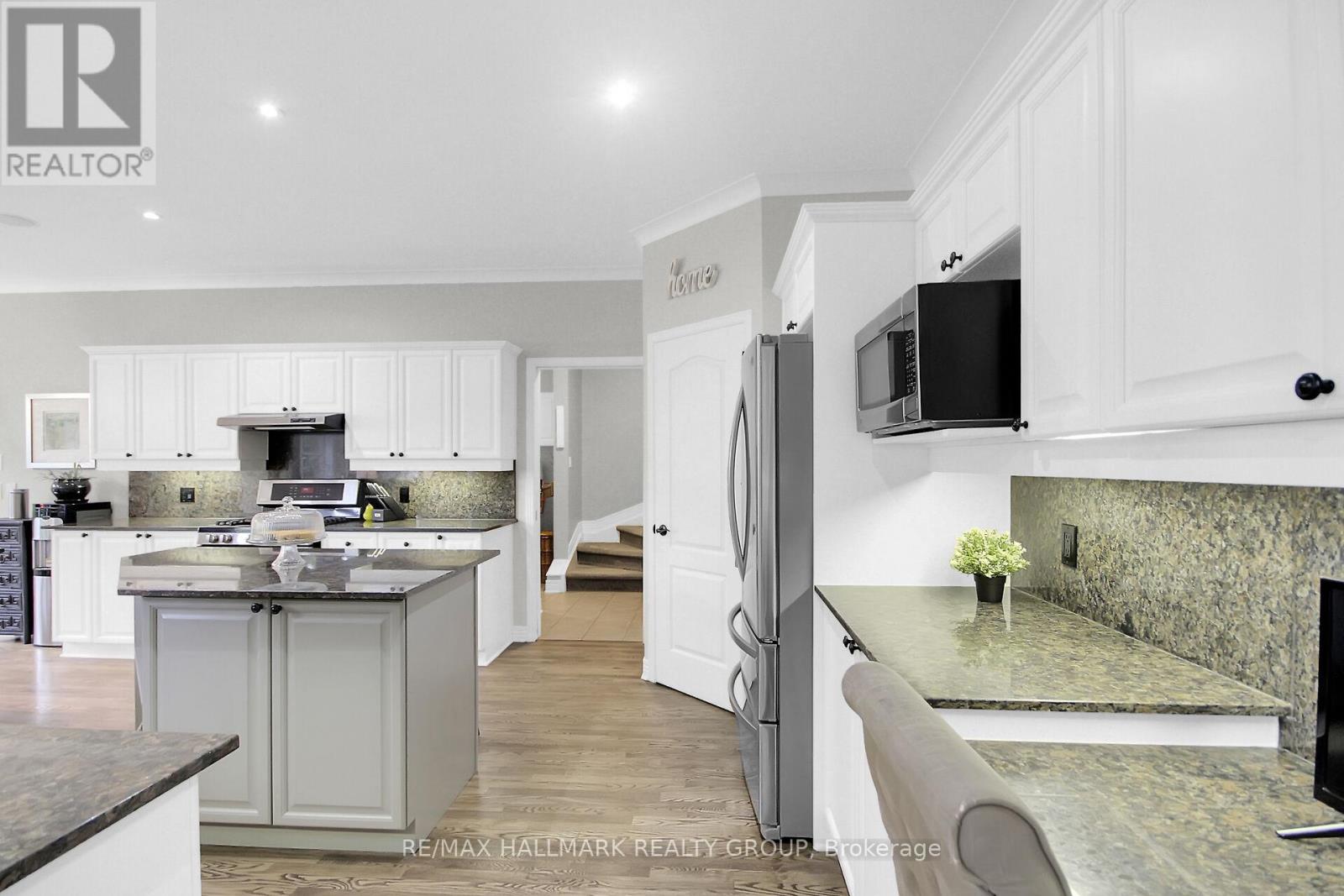 13 Beechgrove Gardens, Ottawa, Ontario  K2S 1W5 - Photo 25 - X12496016