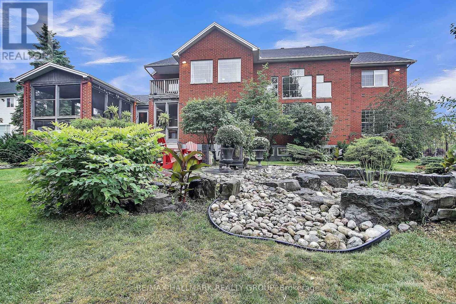 13 Beechgrove Gardens, Ottawa, Ontario  K2S 1W5 - Photo 3 - X12496016