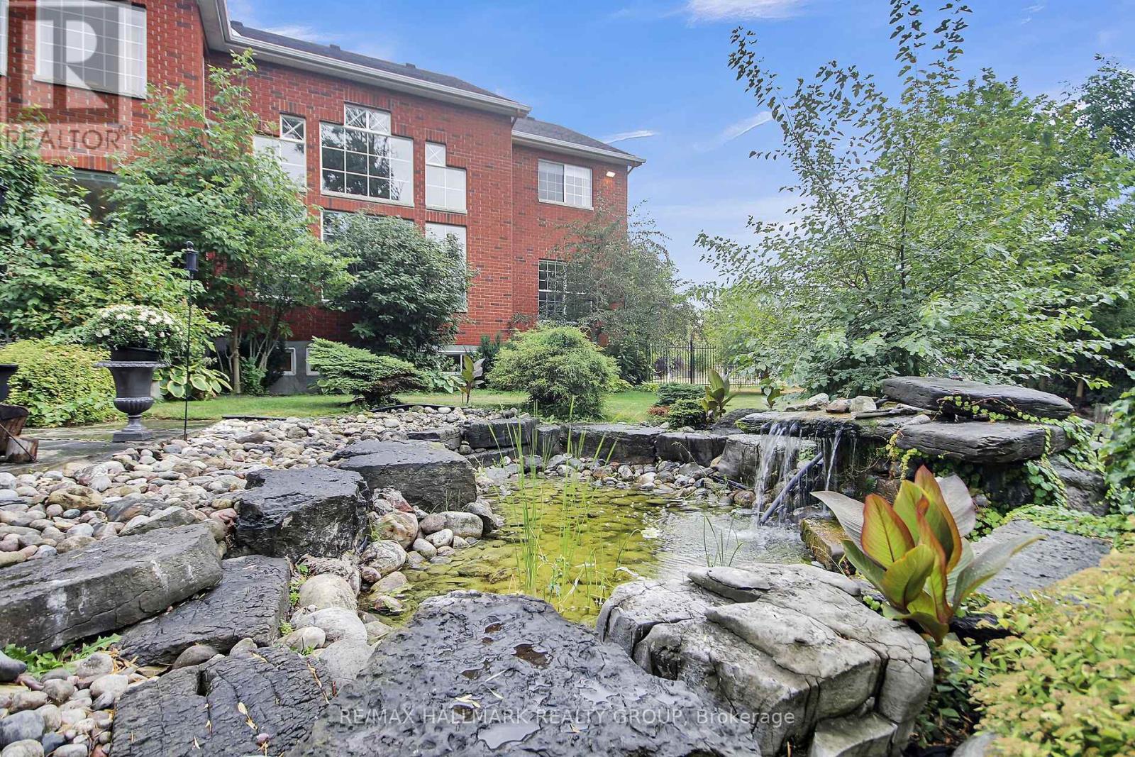 13 Beechgrove Gardens, Ottawa, Ontario  K2S 1W5 - Photo 47 - X12496016