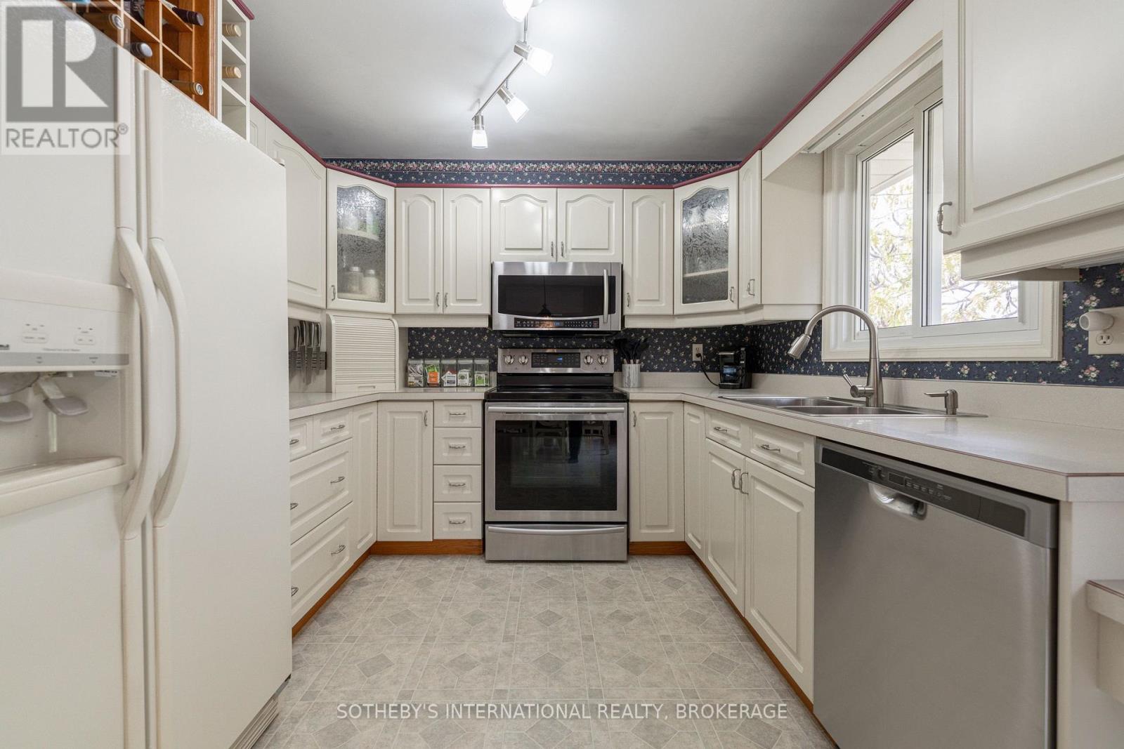 48 Homestead Drive, Niagara-On-The-Lake, Ontario  L0S 1J0 - Photo 14 - X12495906