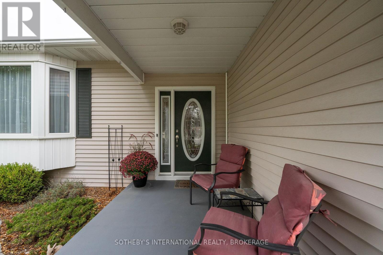 48 Homestead Drive, Niagara-On-The-Lake, Ontario  L0S 1J0 - Photo 6 - X12495906