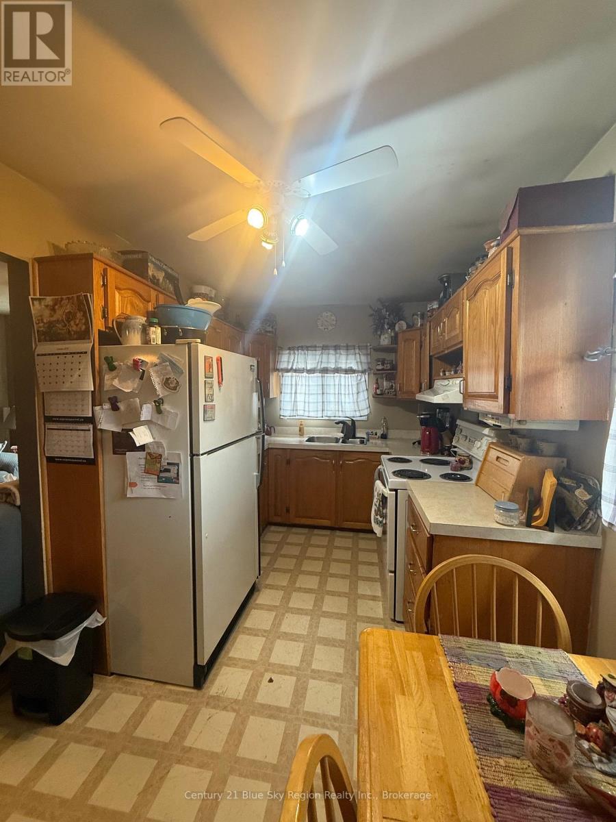 431 Dudley Avenue, North Bay, Ontario  P1B 7A6 - Photo 8 - X12495898