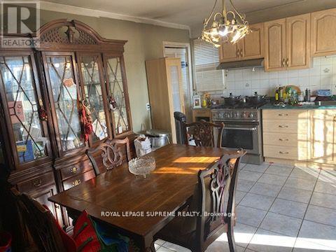 25 Milton Street, Toronto (Mimico), Ontario  M8Y 2X7 - Photo 10 - W12393569