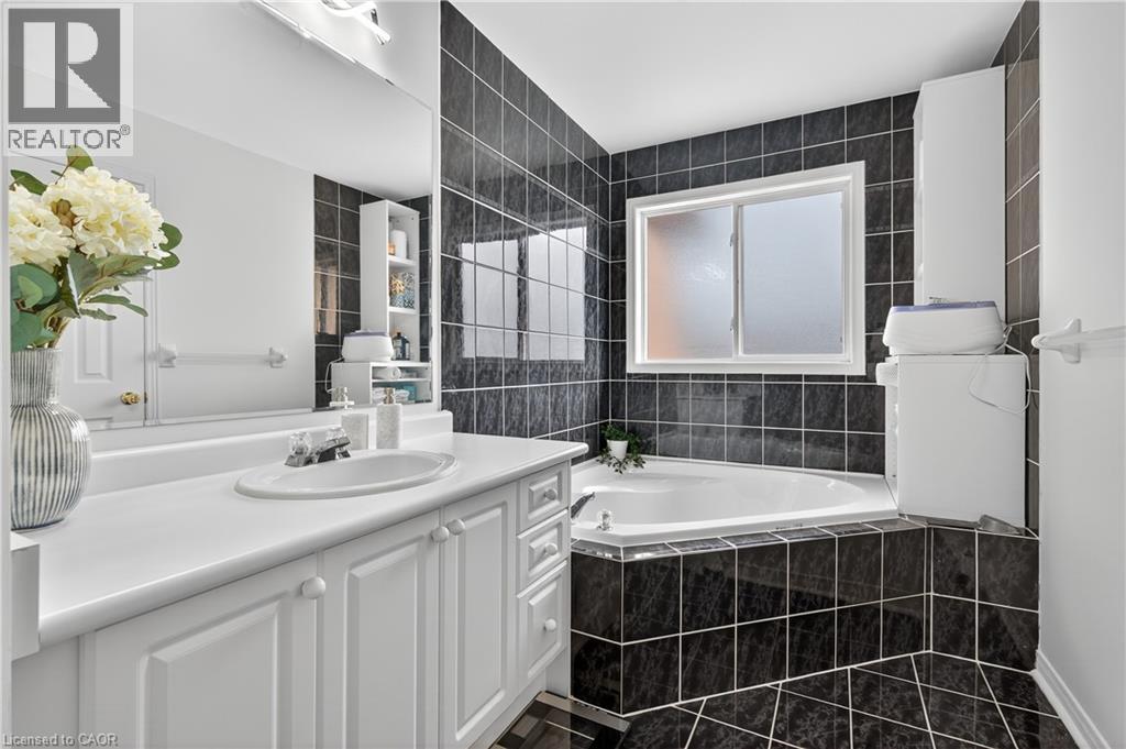 5198 Porter Street, Burlington, Ontario  L7L 6R2 - Photo 24 - 40784013