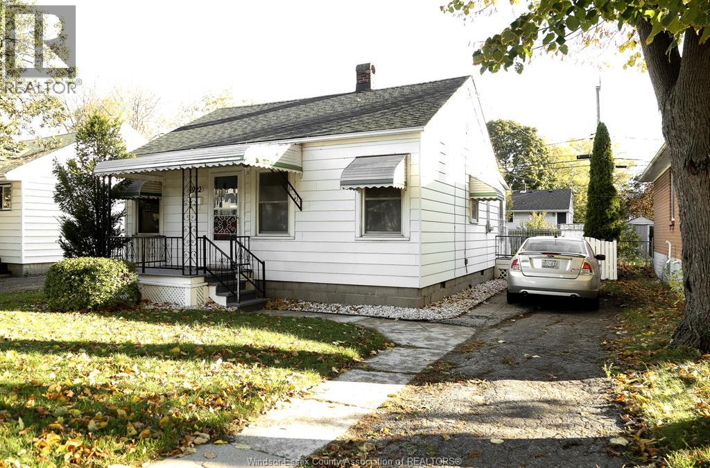 1922 CENTRAL, Windsor, Ontario