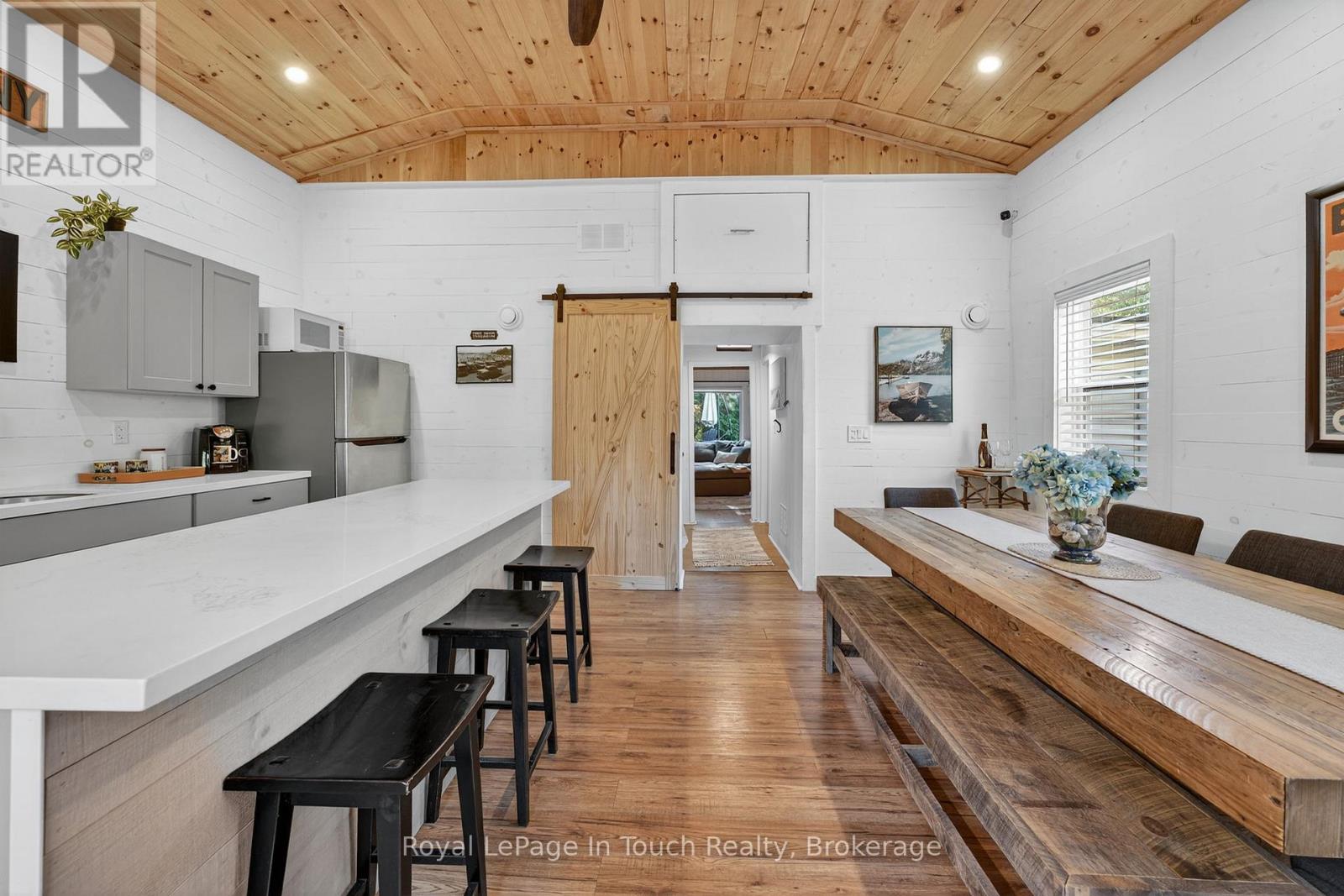 302 Concession 11 Road W, Tiny, Ontario  L0L 2J0 - Photo 4 - S12495910