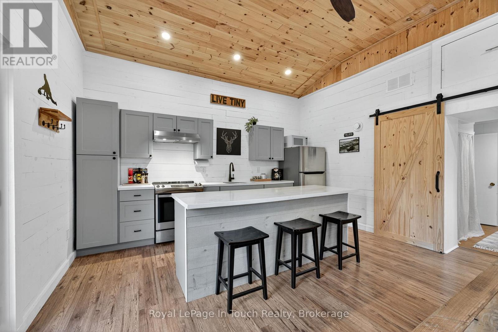 302 Concession 11 Road W, Tiny, Ontario  L0L 2J0 - Photo 5 - S12495910