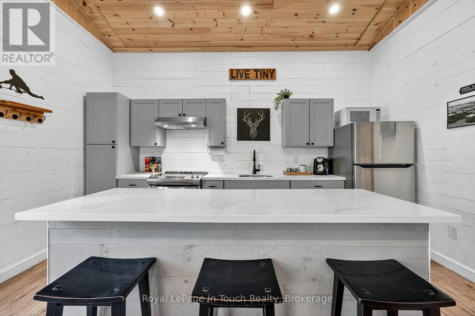 302 Concession 11 Road W, Tiny, Ontario  L0L 2J0 - Photo 6 - S12495910