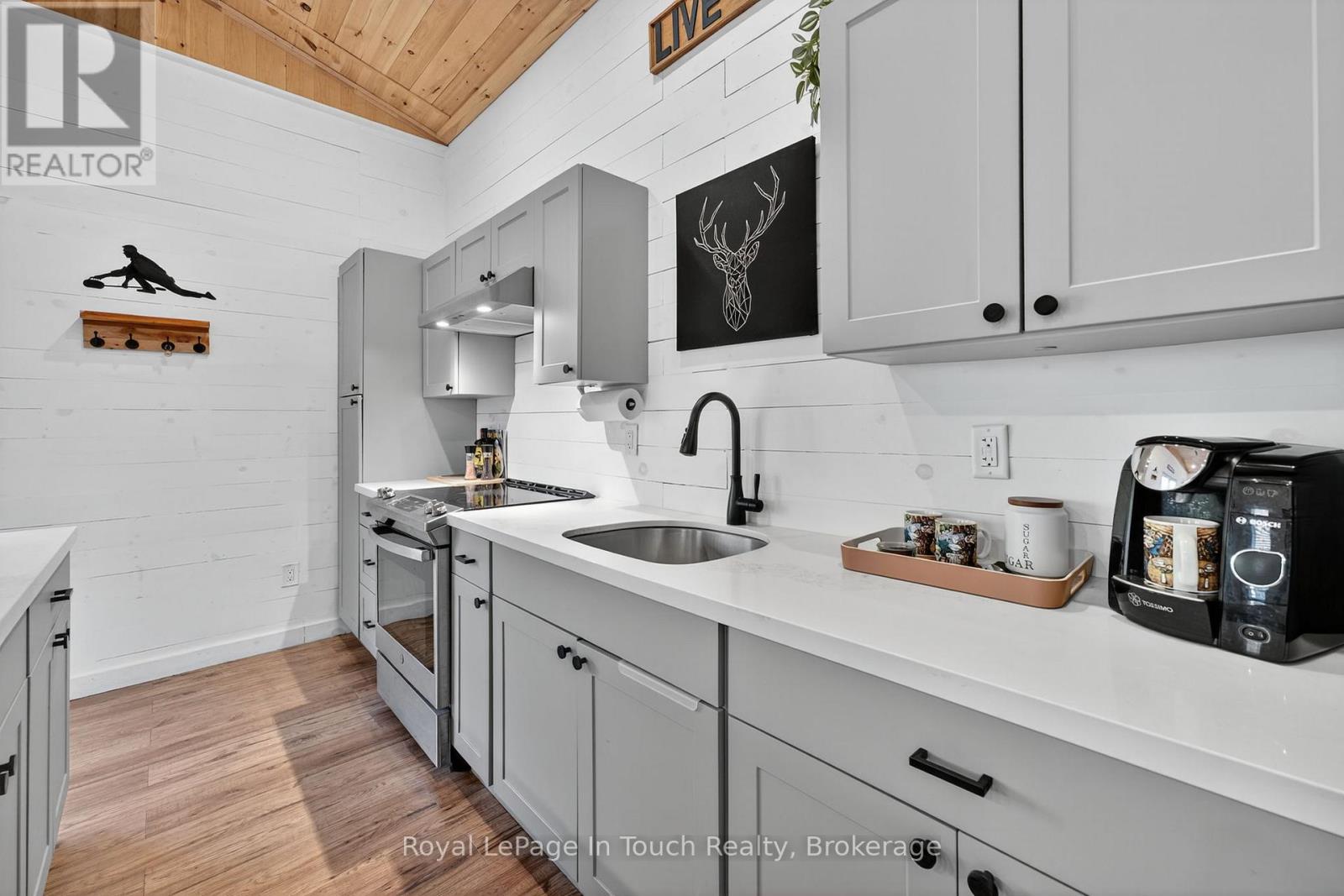 302 Concession 11 Road W, Tiny, Ontario  L0L 2J0 - Photo 8 - S12495910