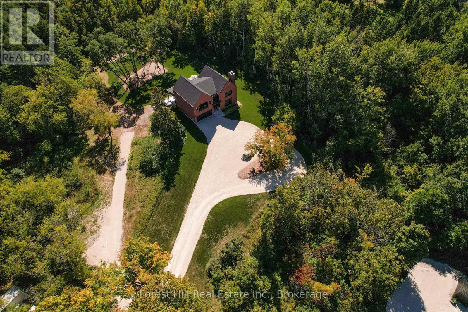 854 Sixth Street, Clearview, Ontario  L9Y 3Y9 - Photo 2 - S12496018