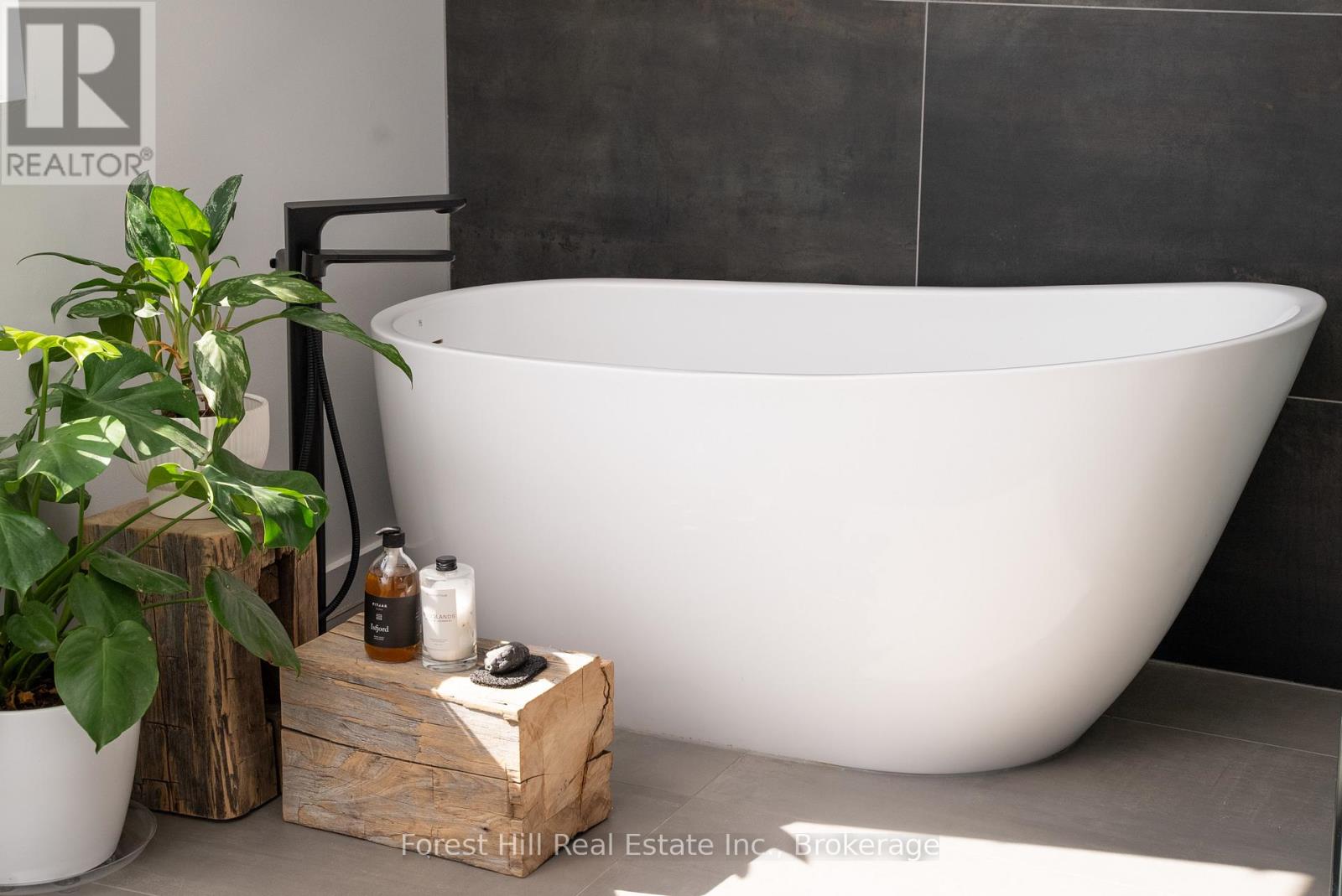 854 Sixth Street, Clearview, Ontario  L9Y 3Y9 - Photo 20 - S12496018