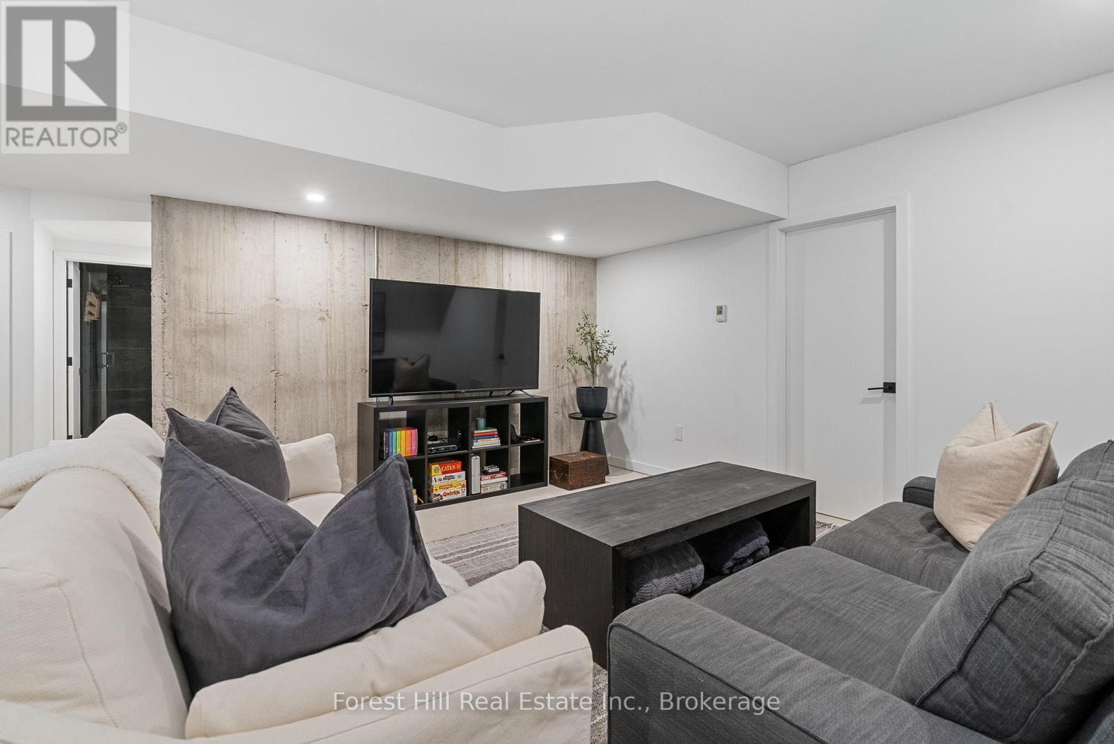 854 Sixth Street, Clearview, Ontario  L9Y 3Y9 - Photo 30 - S12496018