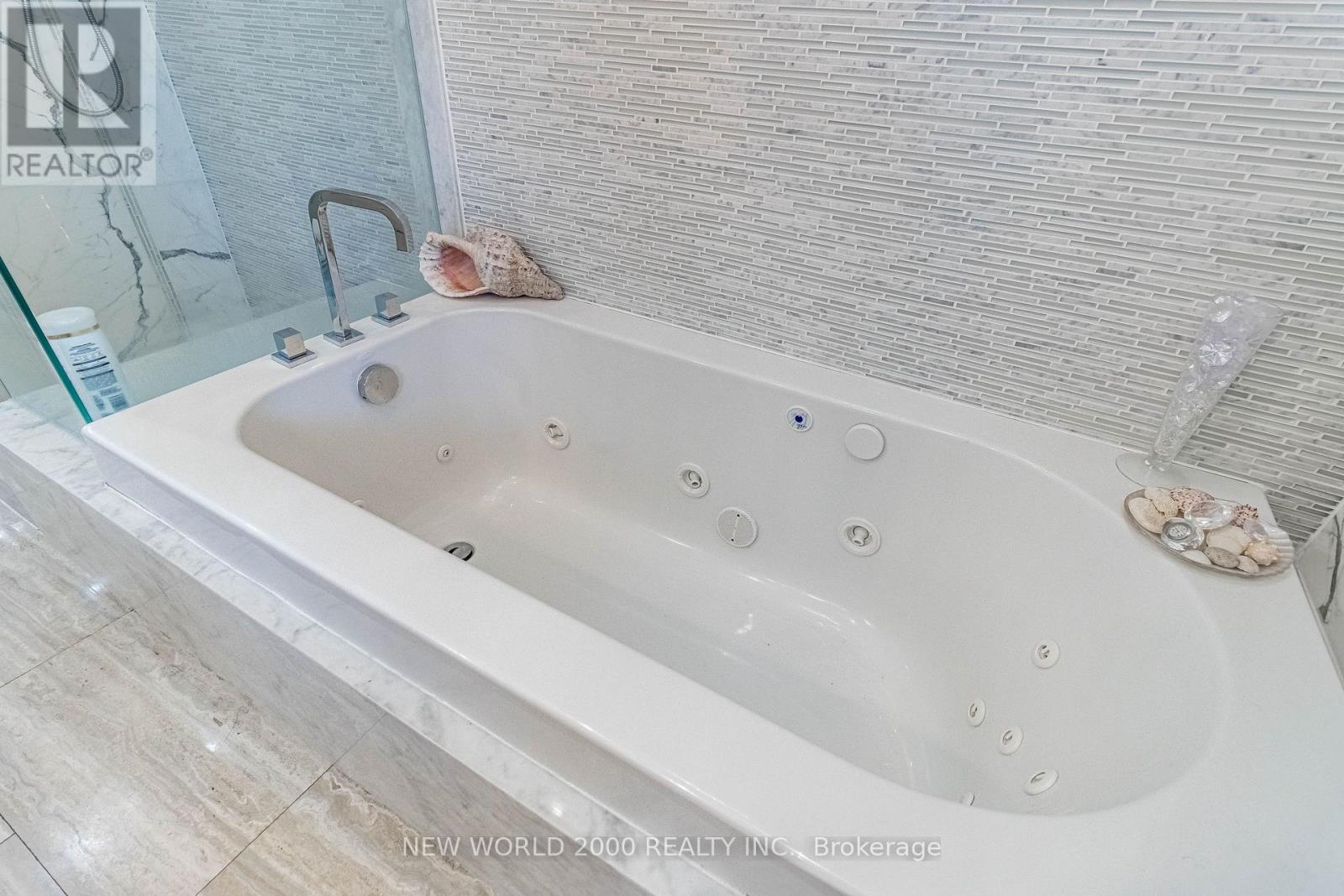 58 Comay Road, Toronto, Ontario  M6M 2L1 - Photo 26 - W12495688