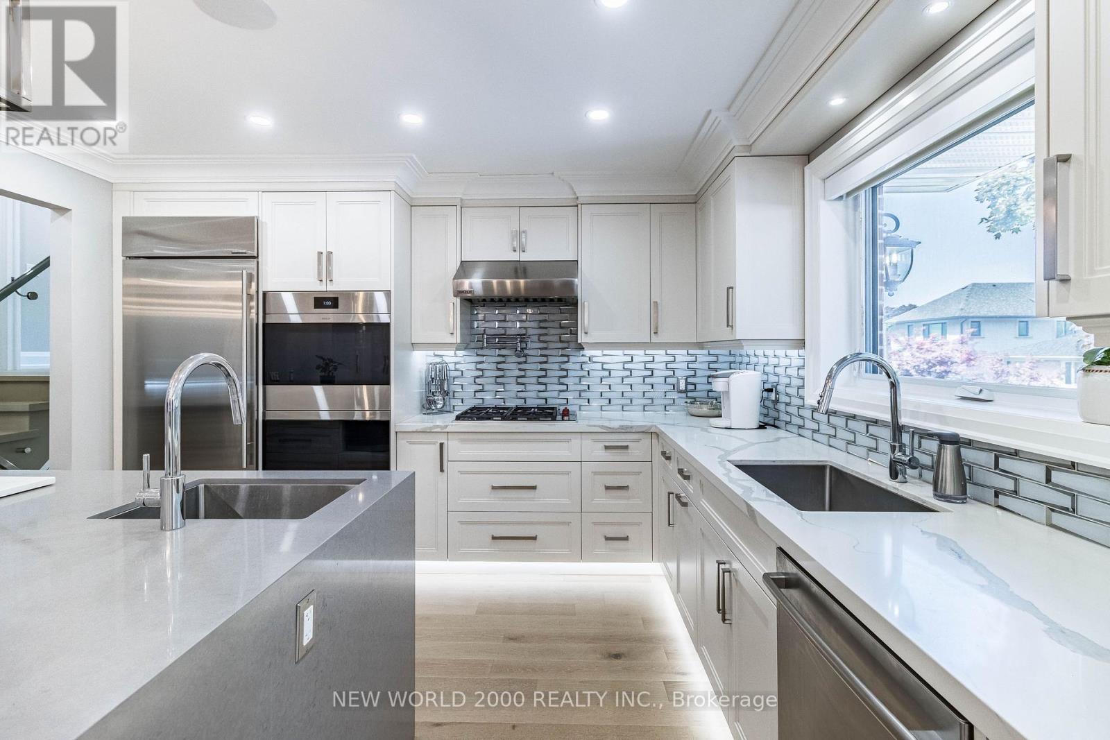 58 Comay Road, Toronto, Ontario  M6M 2L1 - Photo 7 - W12495688