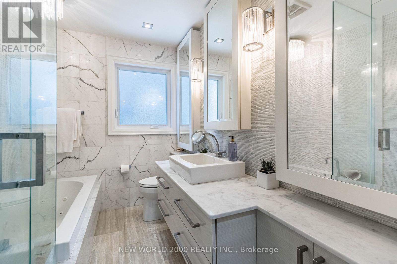 58 Comay Road, Toronto, Ontario  M6M 2L1 - Photo 27 - W12495700