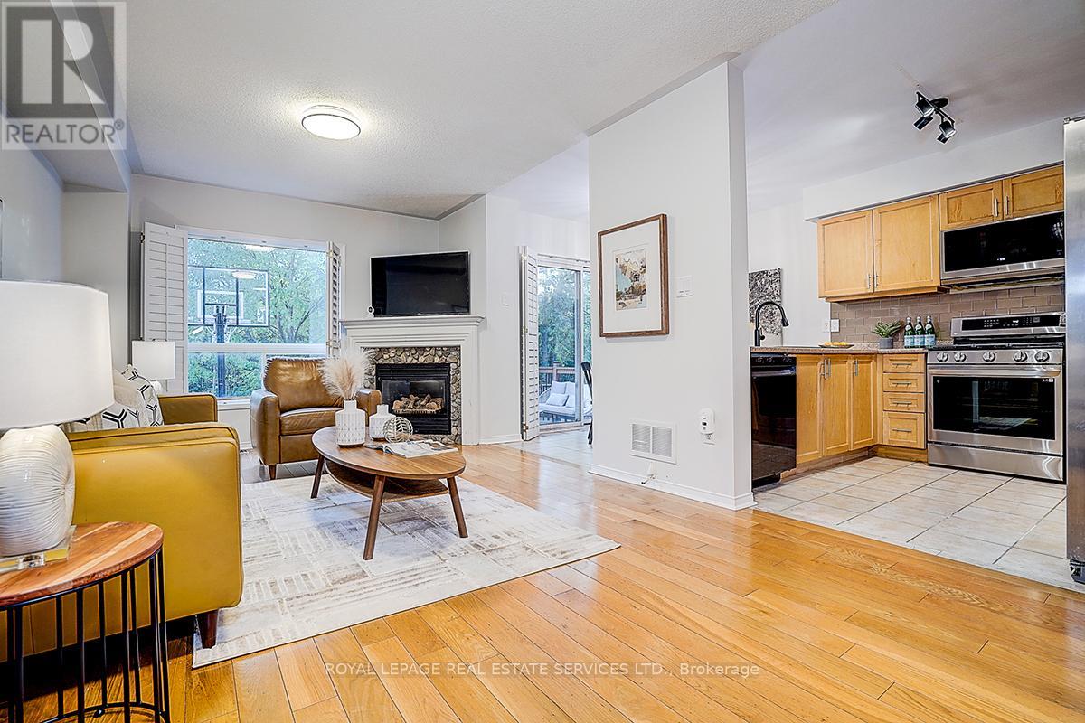 2066 Deer Park Road, Oakville, Ontario  L6M 3V8 - Photo 13 - W12495714