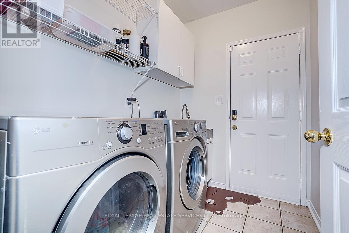 2066 Deer Park Road, Oakville, Ontario  L6M 3V8 - Photo 23 - W12495714