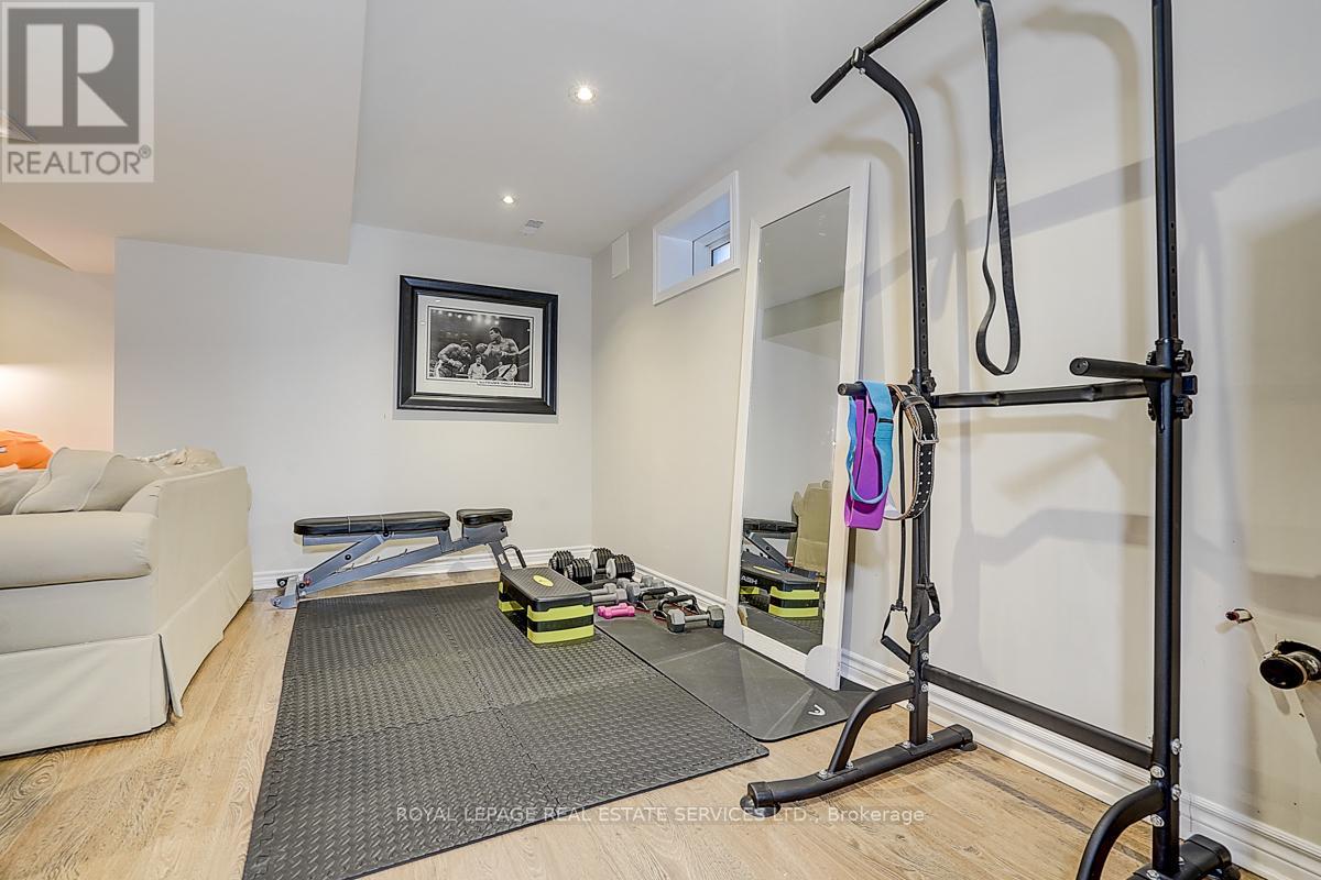 2066 Deer Park Road, Oakville, Ontario  L6M 3V8 - Photo 35 - W12495714