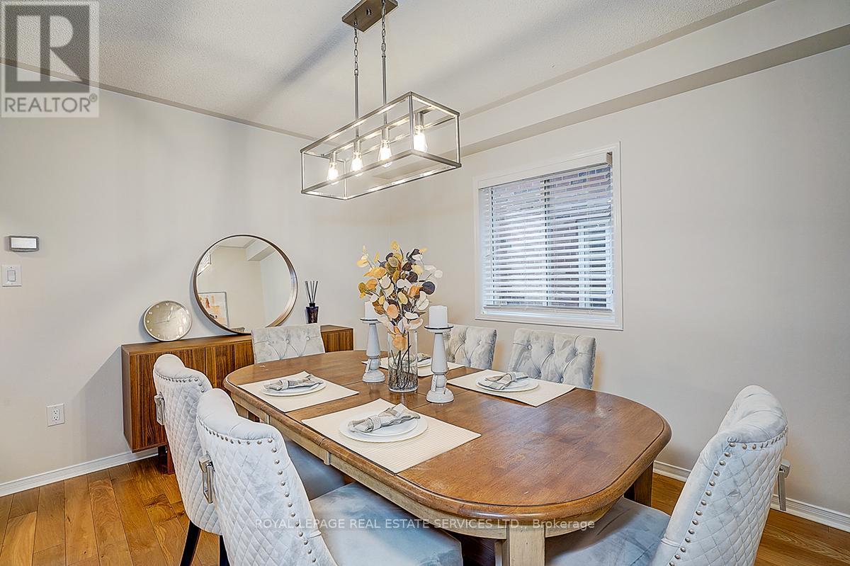 2066 Deer Park Road, Oakville, Ontario  L6M 3V8 - Photo 7 - W12495714