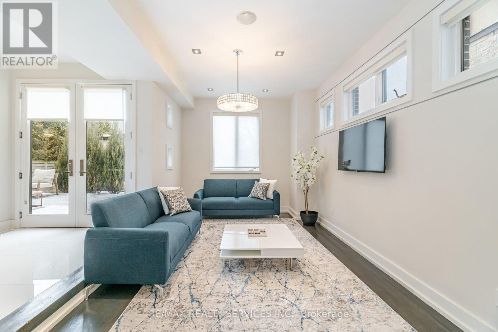 685 Montbeck Crescent, Mississauga, Ontario  L5G 1P4 - Photo 10 - W12495736