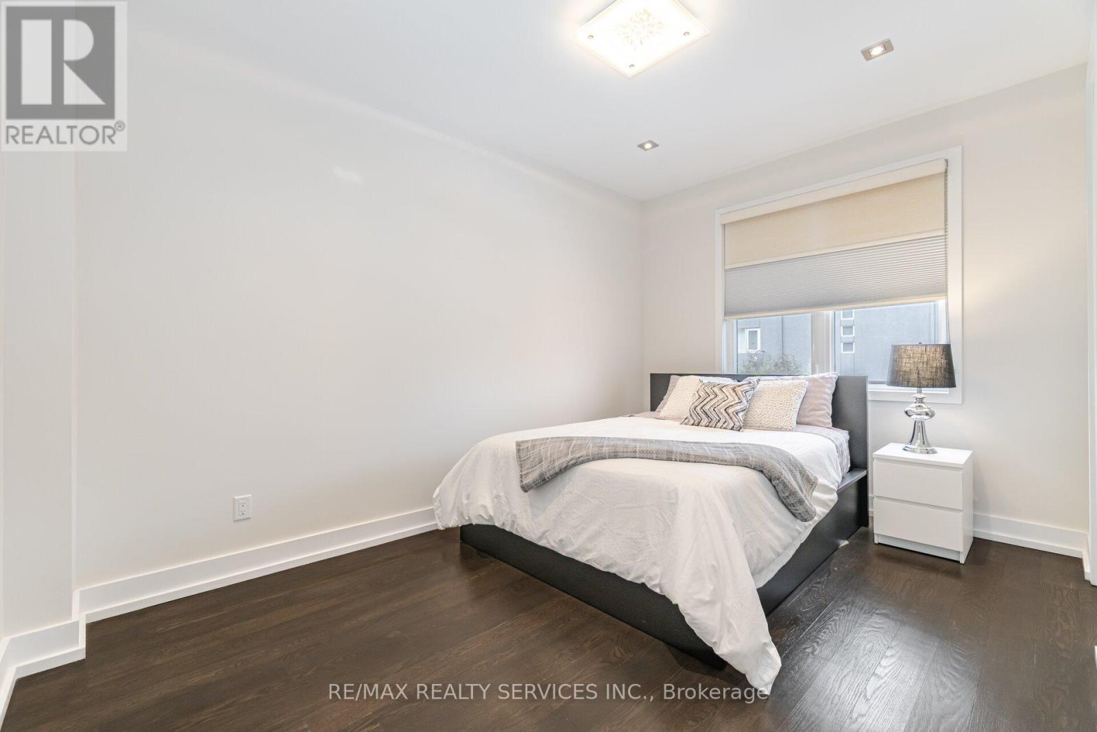 685 Montbeck Crescent, Mississauga, Ontario  L5G 1P4 - Photo 28 - W12495736