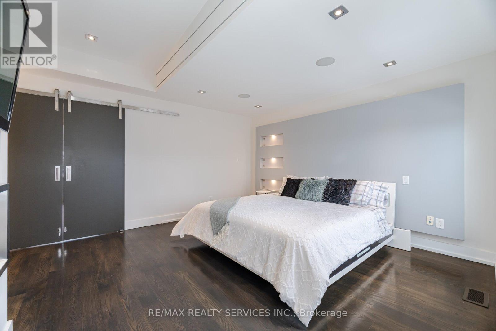 685 Montbeck Crescent, Mississauga, Ontario  L5G 1P4 - Photo 37 - W12495736