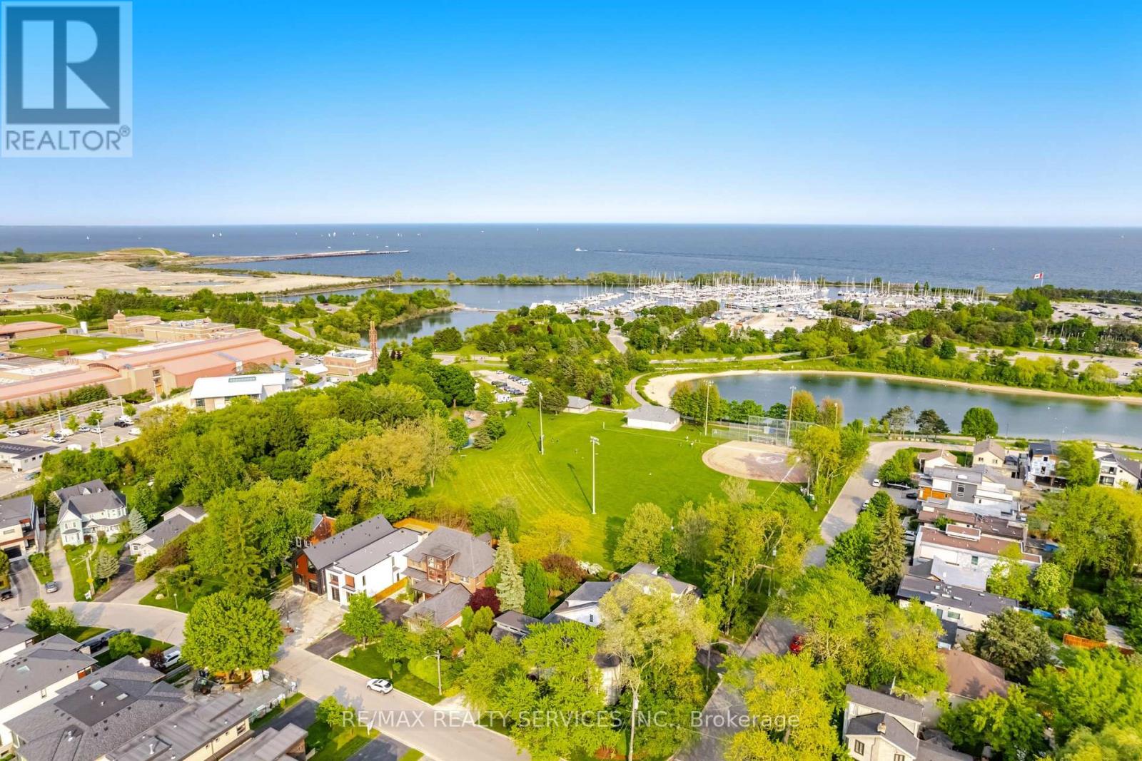 685 Montbeck Crescent, Mississauga, Ontario  L5G 1P4 - Photo 48 - W12495736