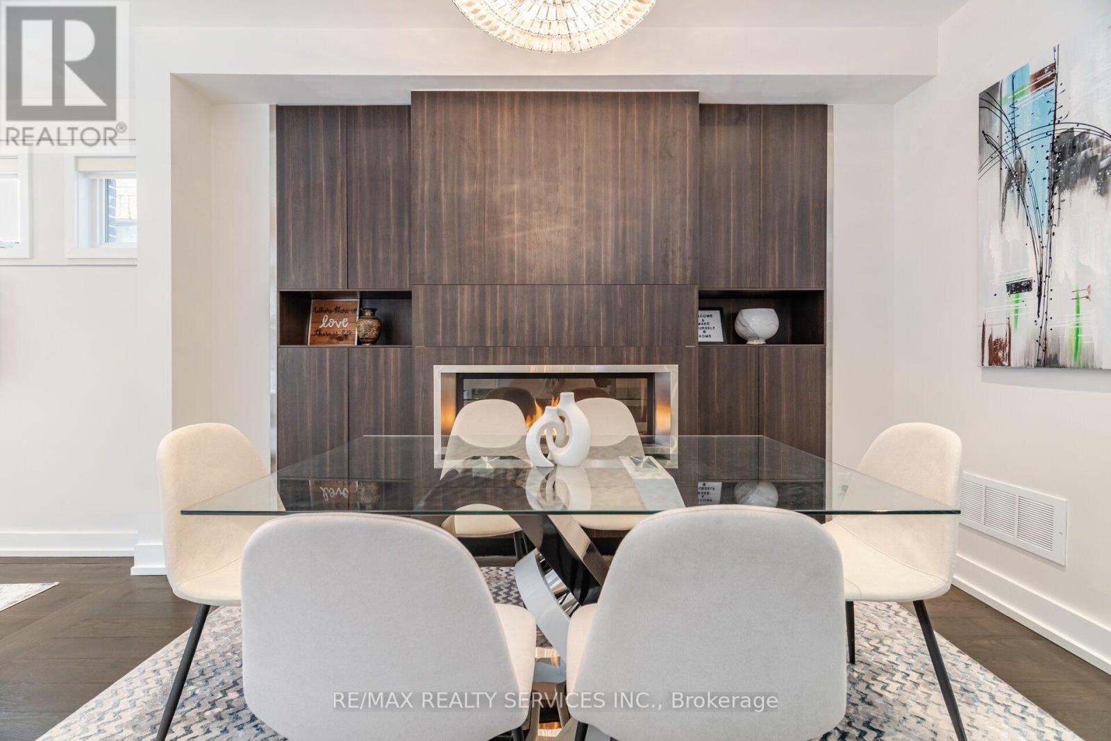 685 Montbeck Crescent, Mississauga, Ontario  L5G 1P4 - Photo 7 - W12495736