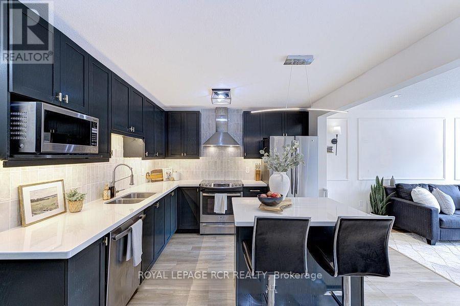 113 Winterton Court, Orangeville, Ontario  L9W 6Z7 - Photo 2 - W12495740