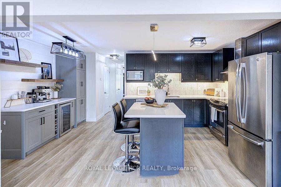 113 Winterton Court, Orangeville, Ontario  L9W 6Z7 - Photo 3 - W12495740