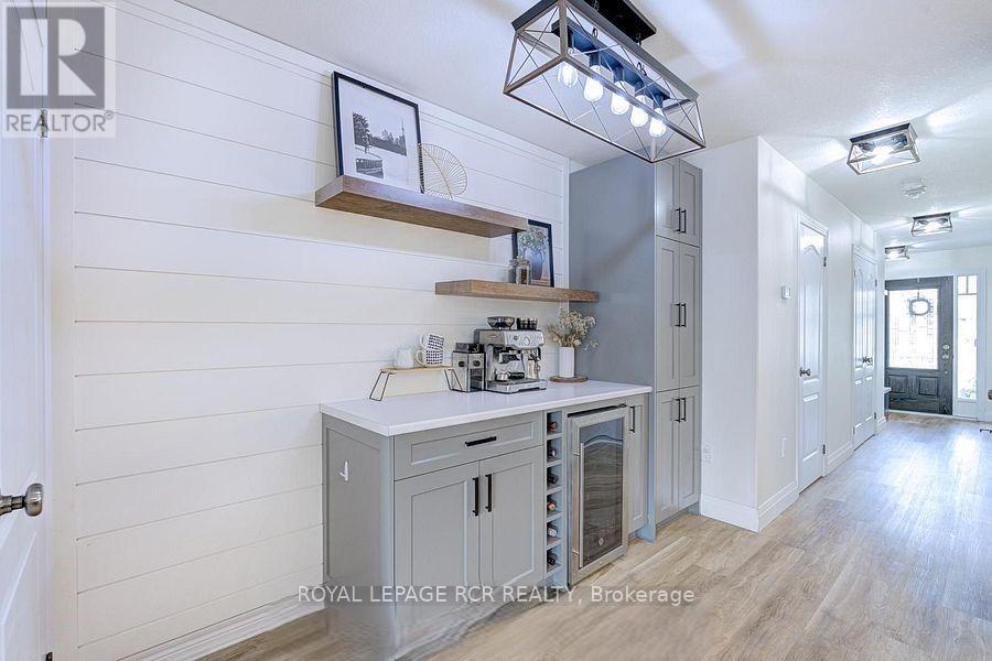 113 Winterton Court, Orangeville, Ontario  L9W 6Z7 - Photo 5 - W12495740