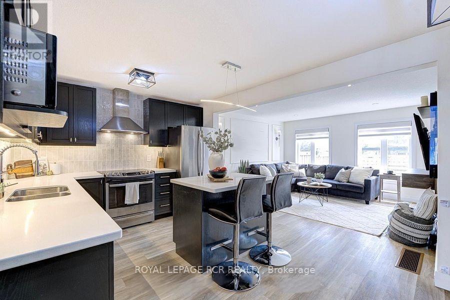 113 Winterton Court, Orangeville, Ontario  L9W 6Z7 - Photo 6 - W12495740