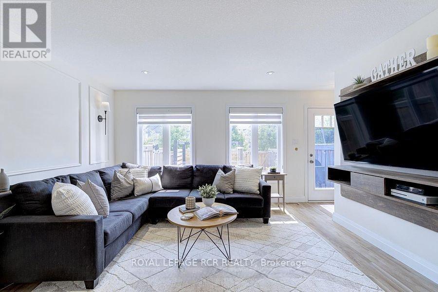 113 Winterton Court, Orangeville, Ontario  L9W 6Z7 - Photo 8 - W12495740