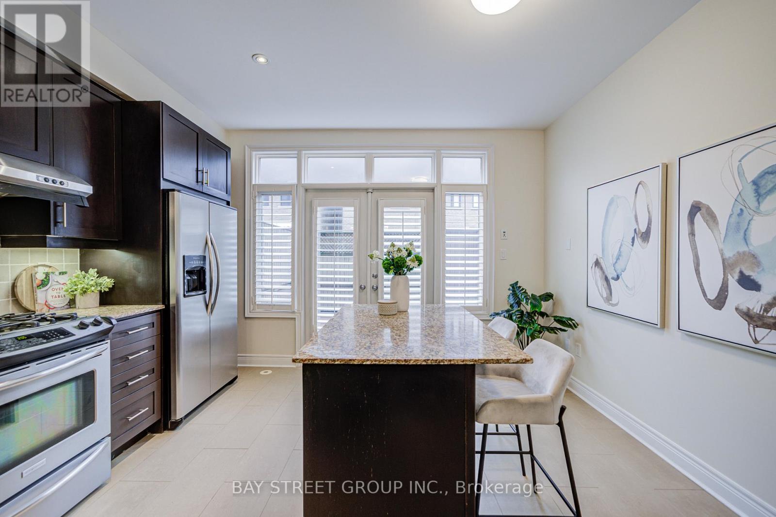 51 Lobo Mews, Toronto, Ontario  M8Z 0B2 - Photo 15 - W12495778