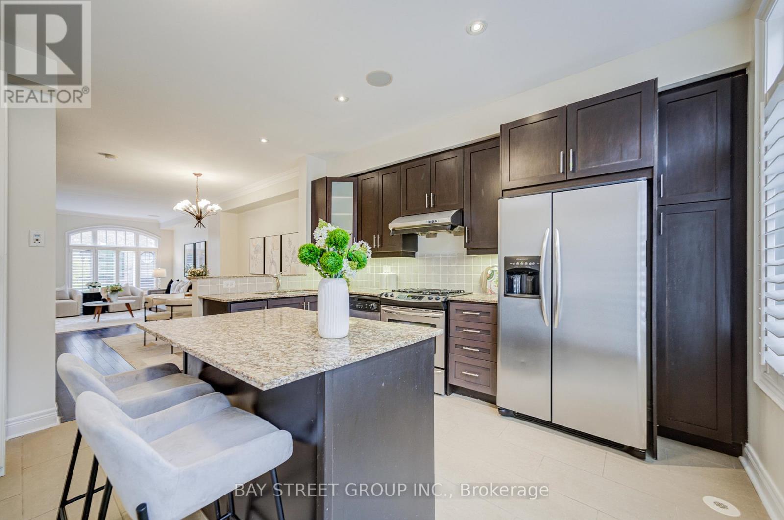 51 Lobo Mews, Toronto, Ontario  M8Z 0B2 - Photo 17 - W12495778