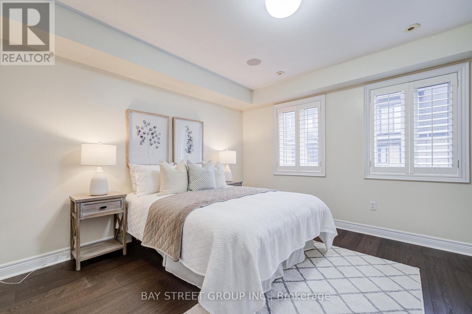 51 Lobo Mews, Toronto, Ontario  M8Z 0B2 - Photo 26 - W12495778