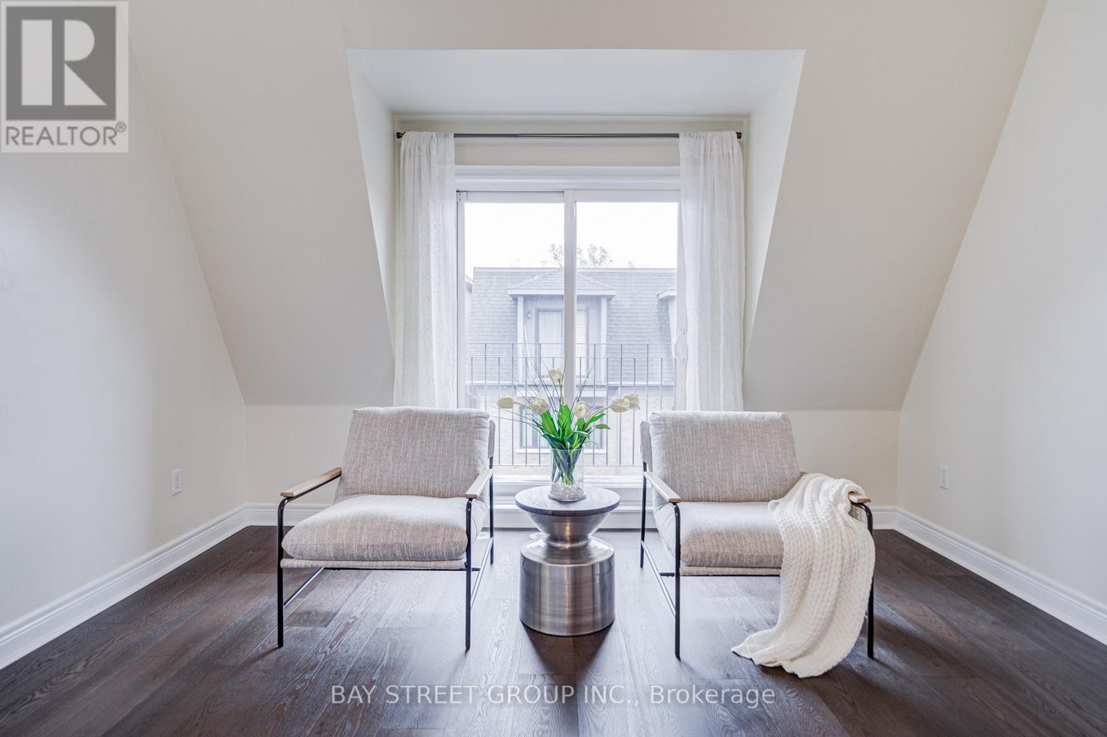 51 Lobo Mews, Toronto, Ontario  M8Z 0B2 - Photo 37 - W12495778