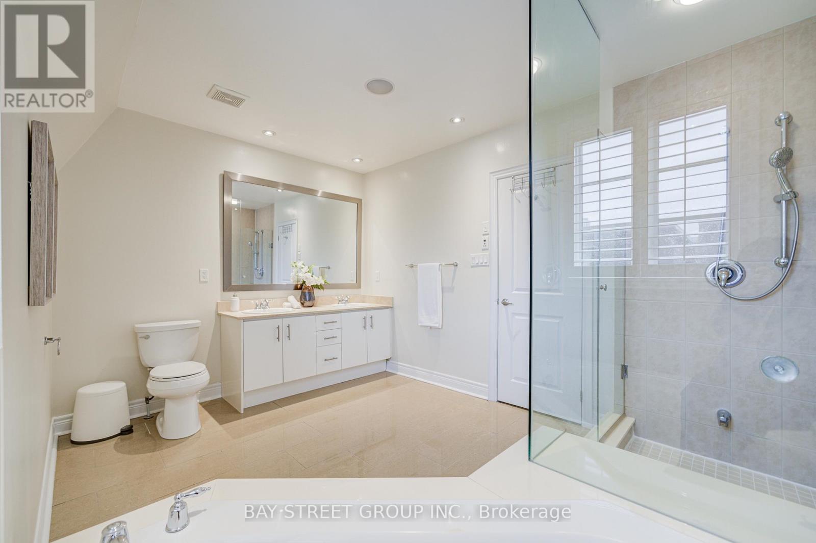 51 Lobo Mews, Toronto, Ontario  M8Z 0B2 - Photo 43 - W12495778