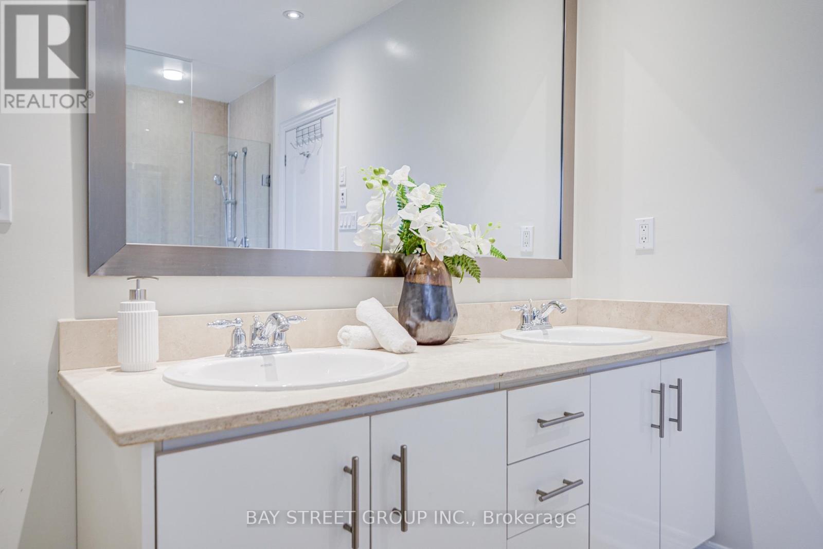 51 Lobo Mews, Toronto, Ontario  M8Z 0B2 - Photo 44 - W12495778