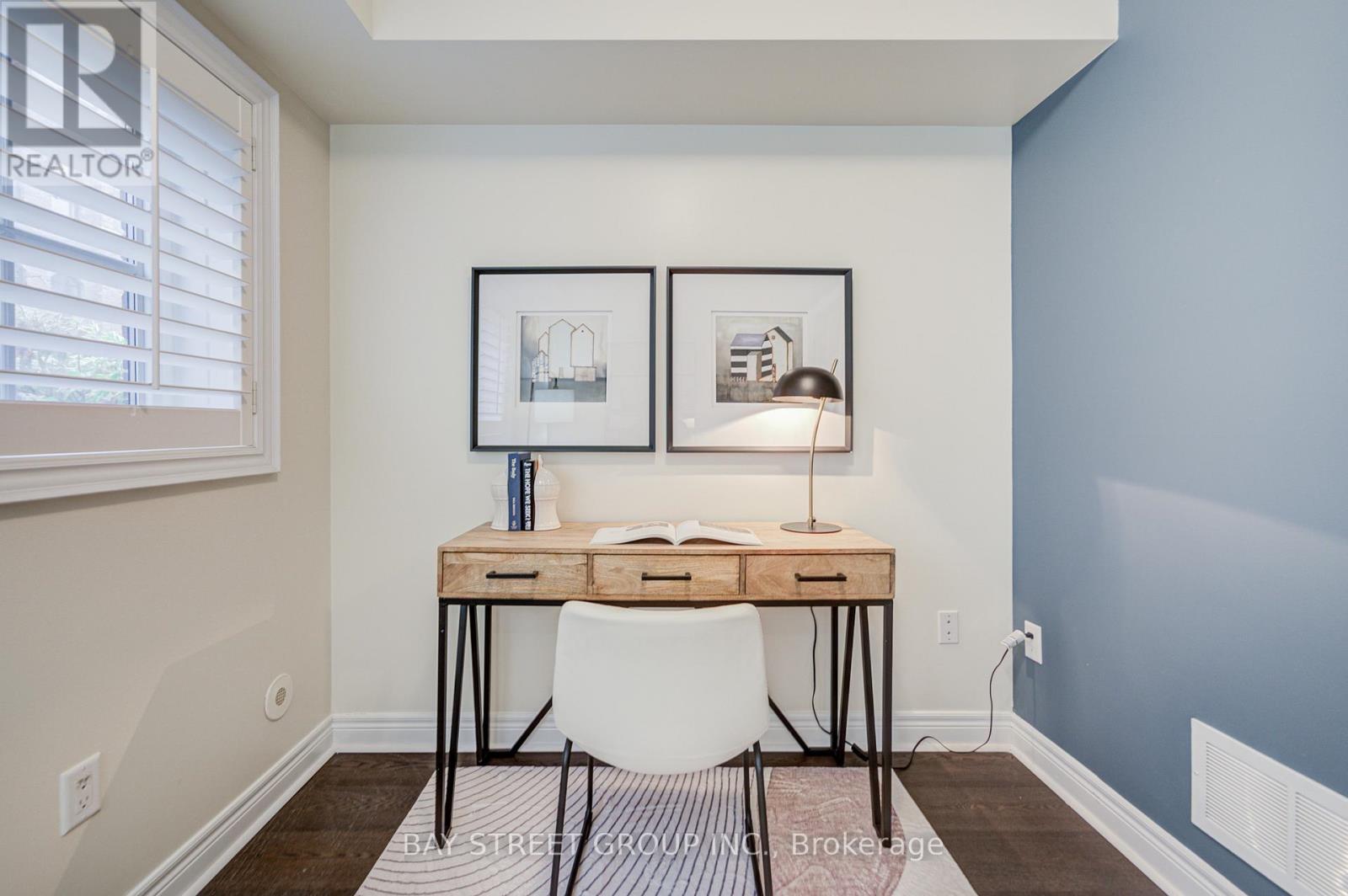 51 Lobo Mews, Toronto, Ontario  M8Z 0B2 - Photo 6 - W12495778