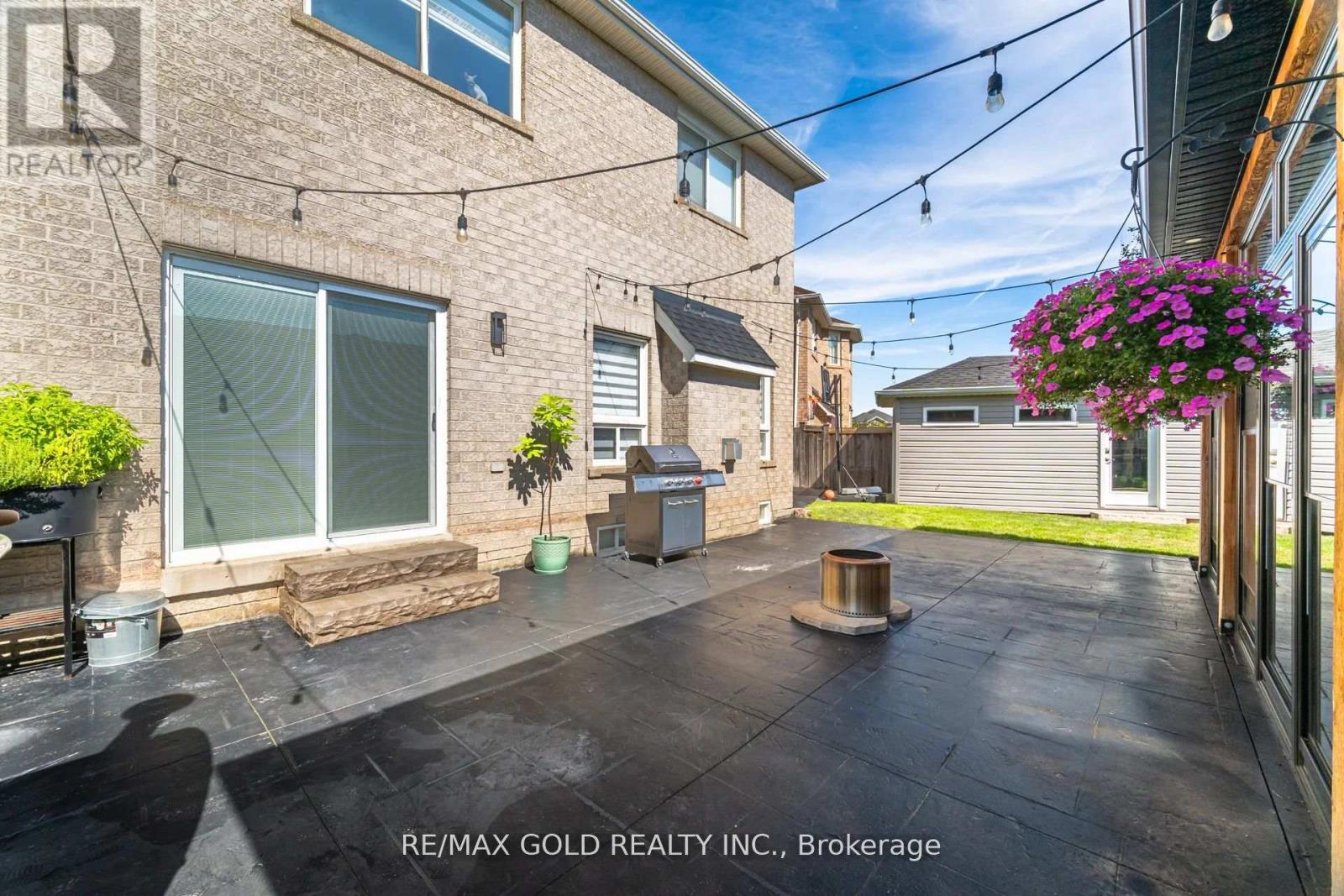 10 Cloverlawn Street, Brampton (Fletcher's Meadow), Ontario  L7A 3X5 - Photo 41 - W12495784