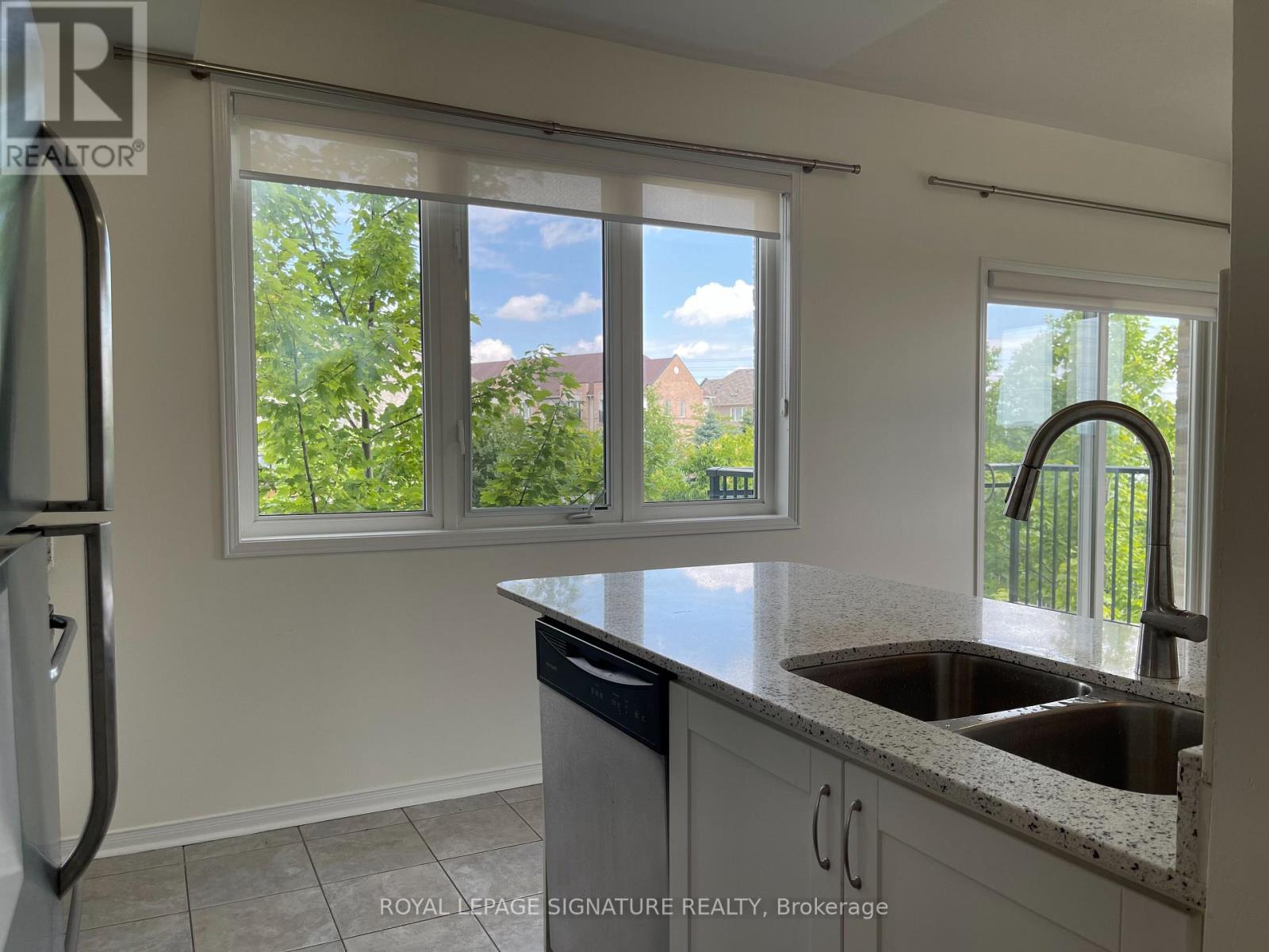 203 - 3055 Thomas Street, Mississauga, Ontario  L5M 0M4 - Photo 10 - W12495794