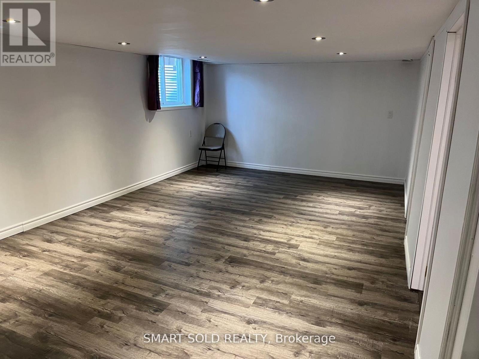 Basement - 1116 Pomona Court, Mississauga, Ontario  L5C 1N2 - Photo 10 - W12495814