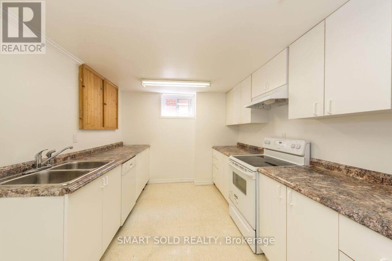 Basement - 1116 Pomona Court, Mississauga, Ontario  L5C 1N2 - Photo 6 - W12495814