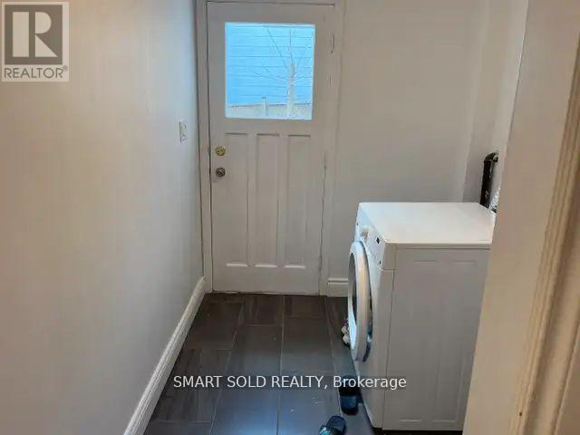 Basement - 1116 Pomona Court, Mississauga, Ontario  L5C 1N2 - Photo 7 - W12495814