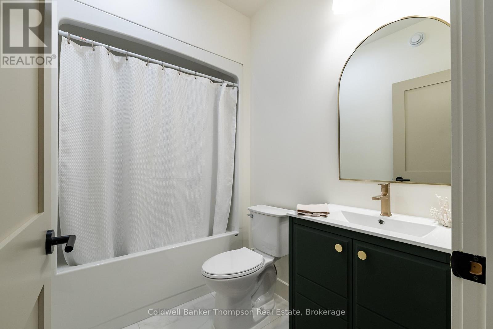 27 Crimson Lane, Huntsville, Ontario  P0B 1L0 - Photo 26 - X12495946