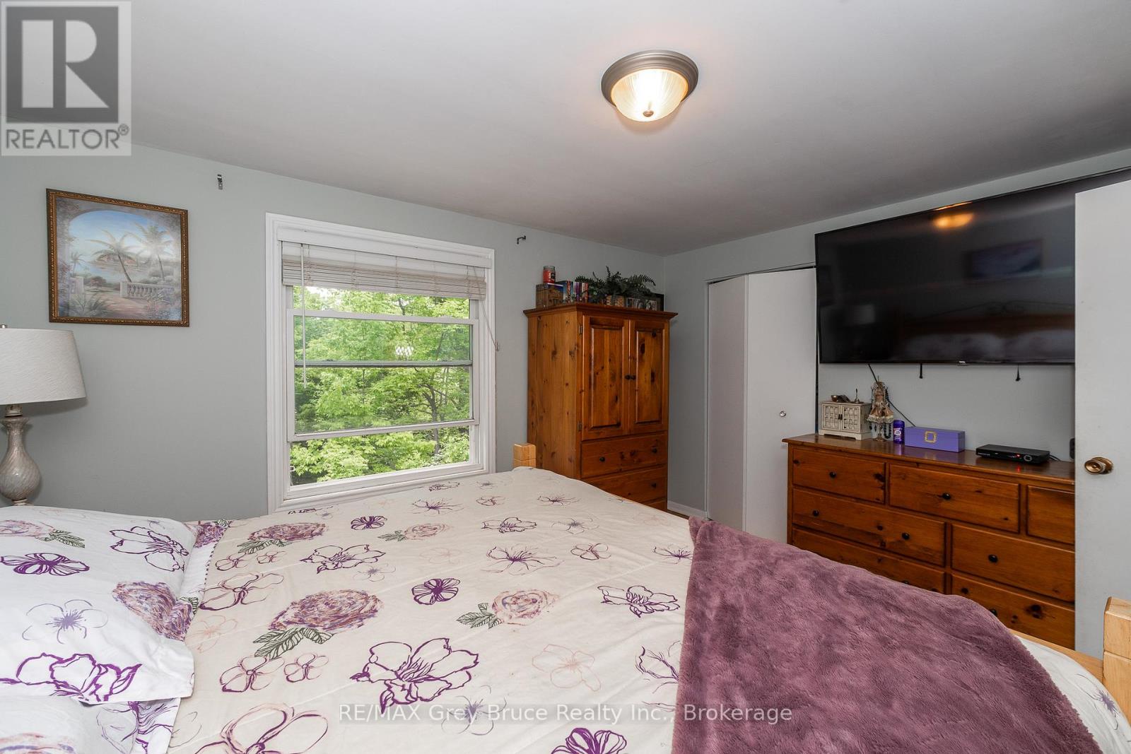 206 6th Avenue E, Owen Sound, Ontario  N4K 2T3 - Photo 11 - X12496056