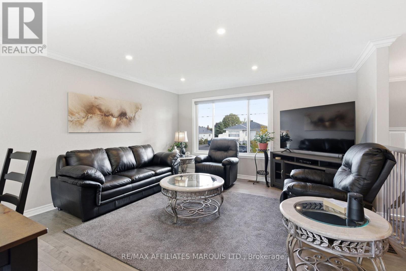 111 Leonia Street, Cornwall, Ontario  K6H 5L8 - Photo 4 - X12495850